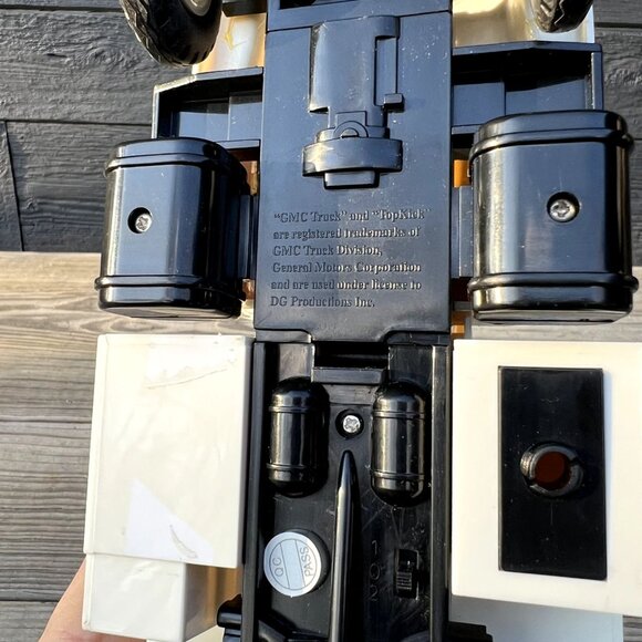 11" DG PRODUCTIONS -1995-1-1 Oregon Trail Electric Co-op Utility Bucket Truck - Picture 15 of 16